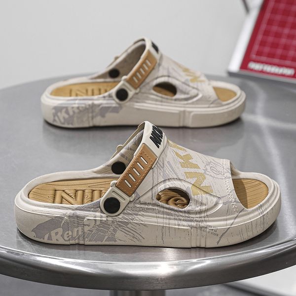 Slippers for men to wear outside in summer, with anti slip and a feeling of stepping on feces. Heel sandals for men to wear outdoors. Soft s