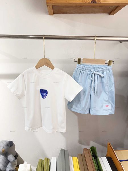 Classics baby T-shirt set Summer tracksuits boys girls Short sleeved suit kids designer clothes Strawberry pattern t shirt and shorts