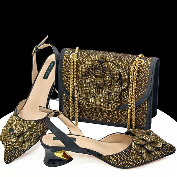 Pointed high heels paired with square shoulder bag with floral decoration for women&#039;s shoe bag set dh910320090