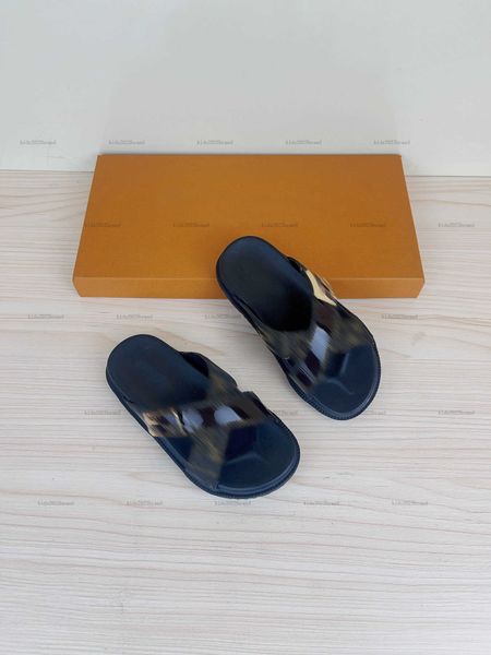 New designer slides fashion Kids Sandals Metal logo decoration baby Slippers Size 26-35 Summer high quality Child Shoes Box Packaging