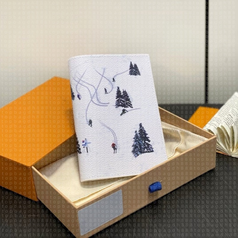 Tennis Vacation Series Genuine Leather Passport Holder Designer Card Holder Luxury Credit Card Wallets Passport Cover High Quality Versatile Wallet