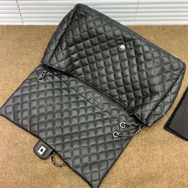 Luxury Womens Shoulder Bag with Chain Detail High Capacity Travelling Handbag CC Designer534