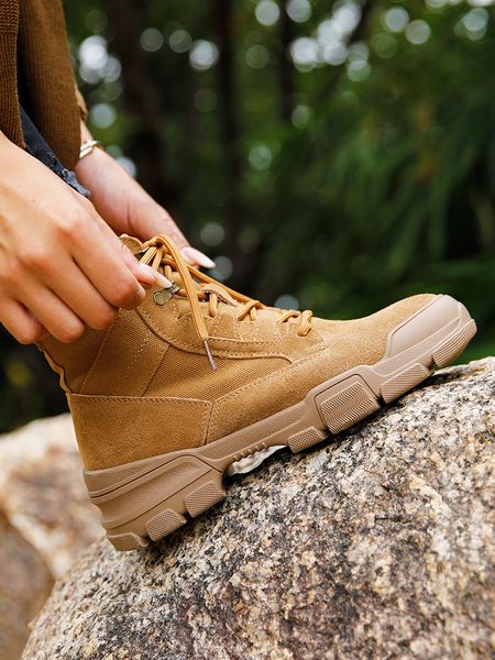 Designer Shoes Male Female Outdoor Sneakers Pink Triple Black White Navy Blue gray green Gold Silver Red male Female athletic trainer