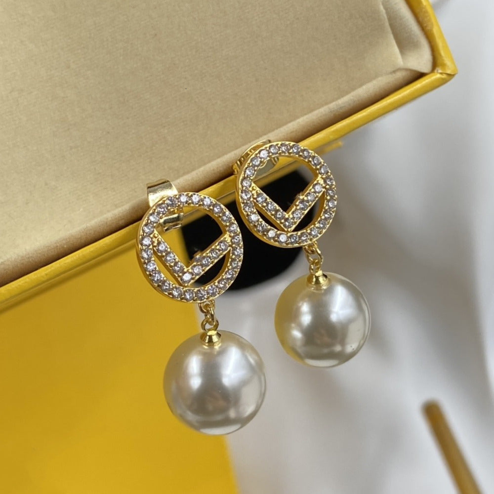 Stud Shiny Diamond Hoops Earrings Luxury Earrings Crystal Earrings Gold and Silver Earrings Interlocking Letter Earrings Set Atmosphere gift AA