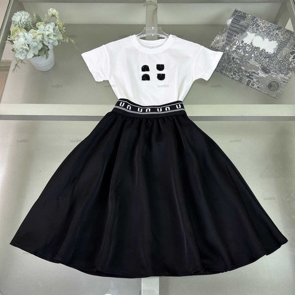 Fashion girls dress sets Summer baby T-shirt set baby overskirt kids designer clothes Shiny beaded logo T-shirt and skirt