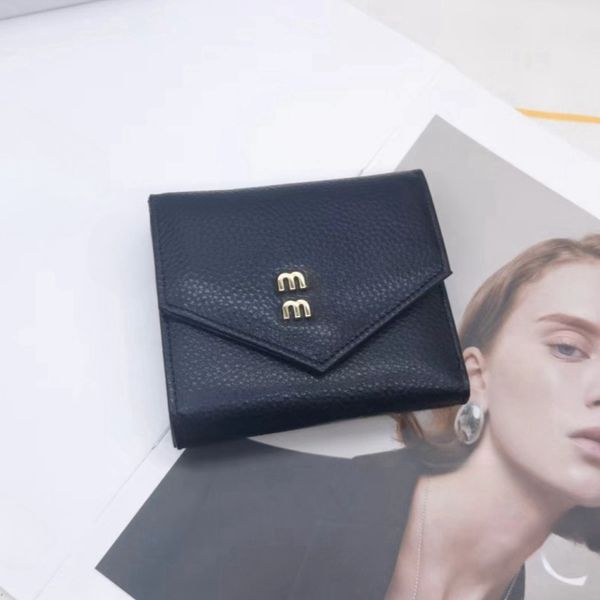 designer wallet made of soft grain cowhide material with embossed pattern design Fashionable outer patch pocket zipper change bag paper curr