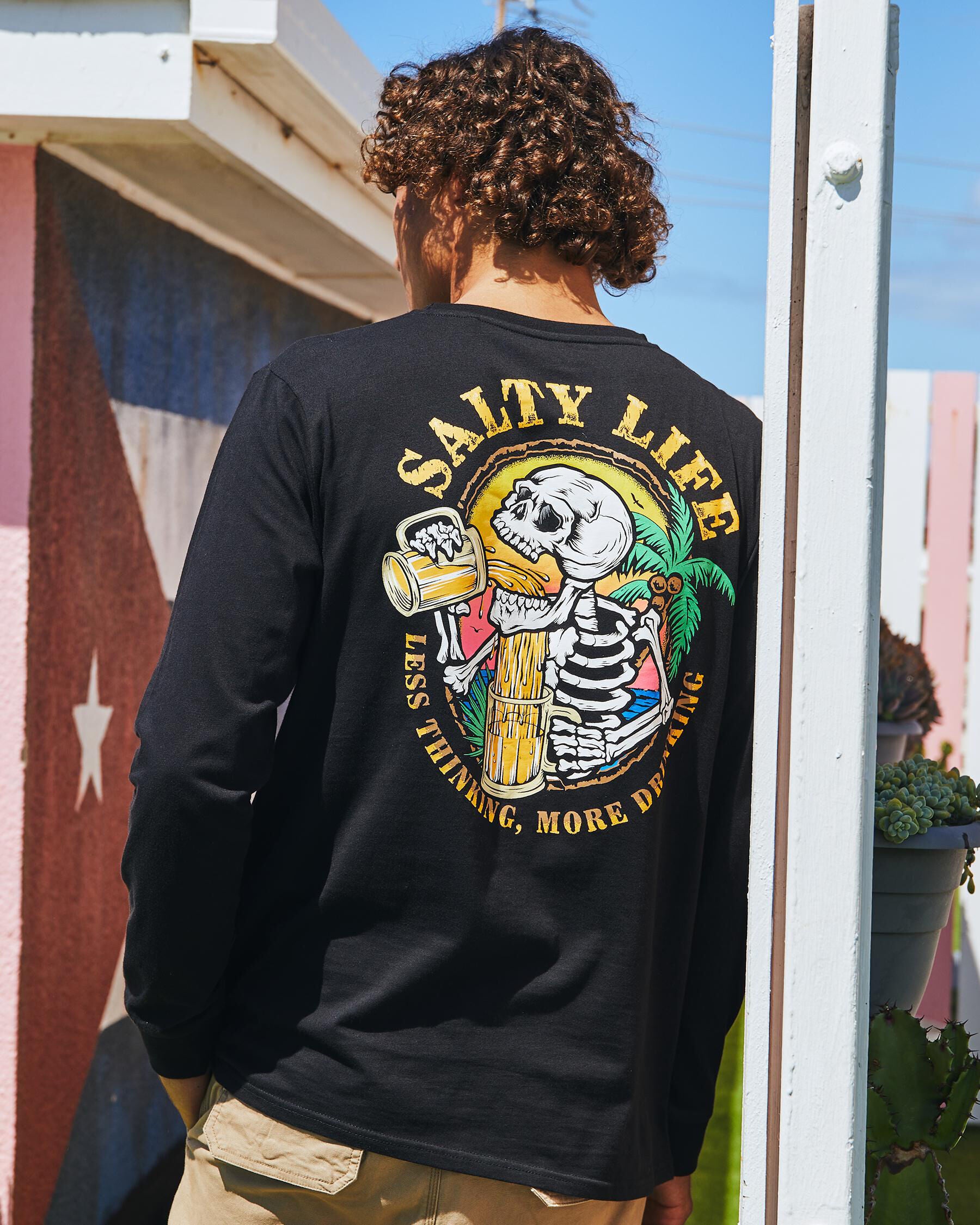 Salty Life Men's Skull Duggery Long Sleeve T-Shirt in Black