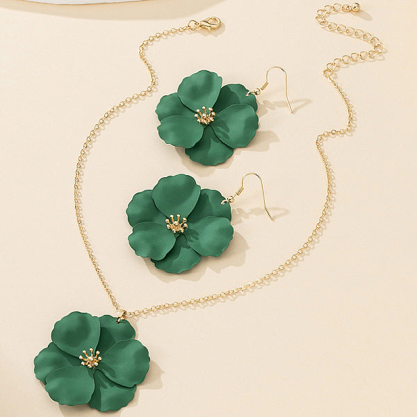 Collier pendentif en alliage émaillé et boucles d'oreilles pendantes en forme de fleur