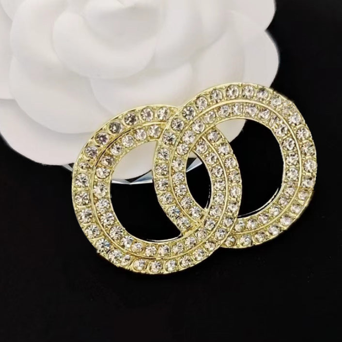 20style Luxury Designer Brooches Fashion 18K Gold Plated Crystal Rhinestone Jewelry Women Charm Clothing Pin Marry Christmas Party Gift Accessoriey