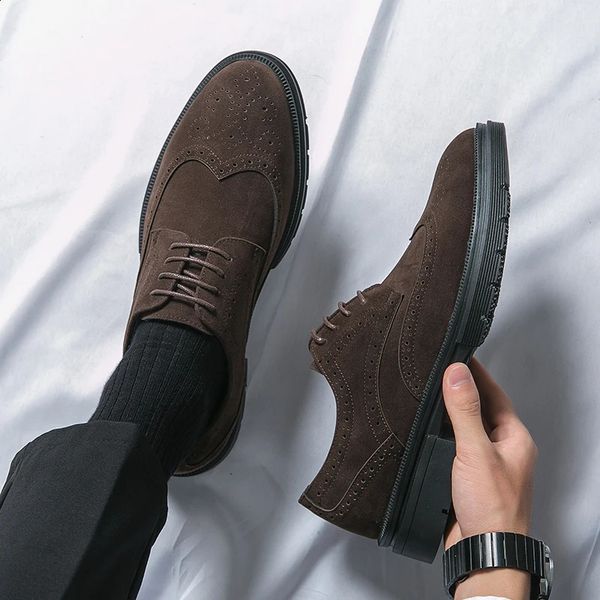 Homens Oxford Shoes Comfort Suede Sapatos de couro Sapatos vintage Slip-On clássicos casuais homens de cor sólido Sapatos de casamento Male