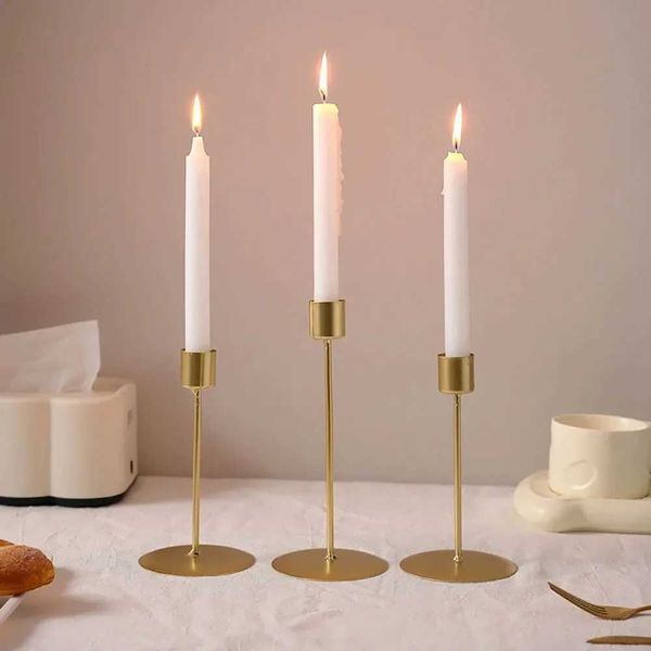 Candle Holders Nordic Single Head Simple Iron Art Candle Holders Christmas Table Ornaments Romantic Wedding Decoration Metal Candlestick J24