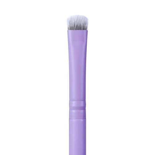 Eyeshadow Smudge Brush, EIGSHOW Short Shader Brush with Silver Ion Bristles – Precision Crease & Cat Eye Makeup, Vegan & Cruelty-Free (E806P) Smudge