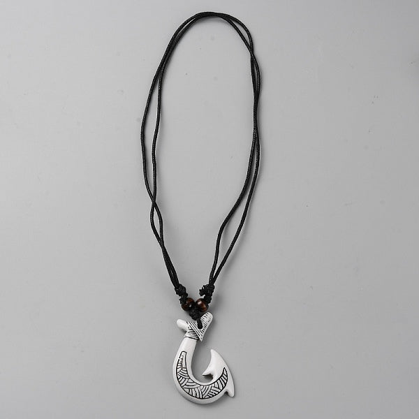 Collares con colgante de anzuelo de resina