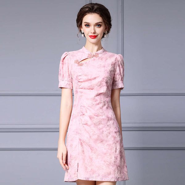 Smart Pink Dignified Feminine Dress with A New Chinese Style Stand Up Collar Nail Bead Buckle and Improved Cheongsam Skirt for Summer 2024 S