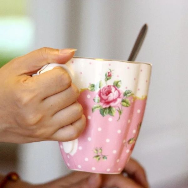 Bone China Mug Large Capacity Water Cup Ceramic Europe Pastoral Floral Breakfast Milk Coffee Beer Drinkware Cups 420ml Z241230