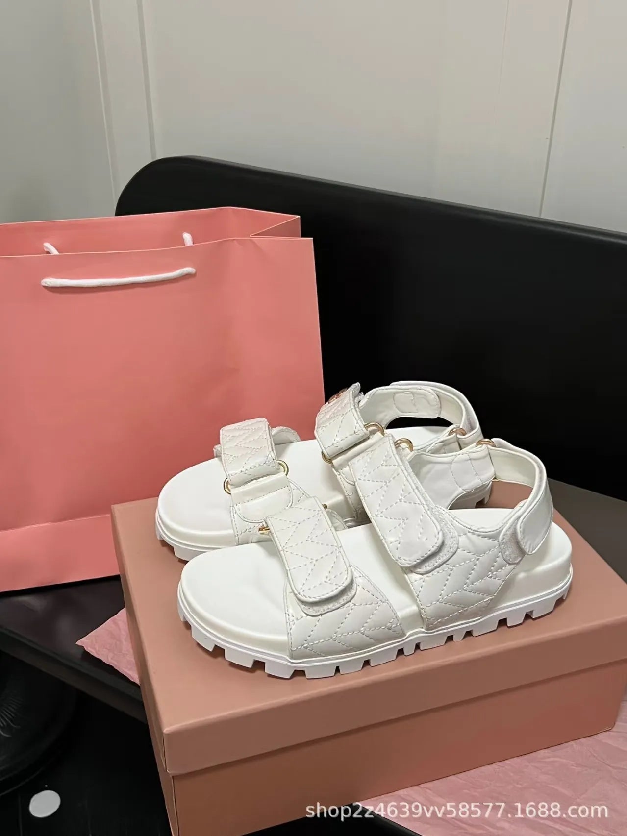 designer slide Slippers Beach Classic Flat Sandals Slide Luxury Summer Lady Leather Flip Flops Top Quality Men Women Slides sandale sandles Size 35-