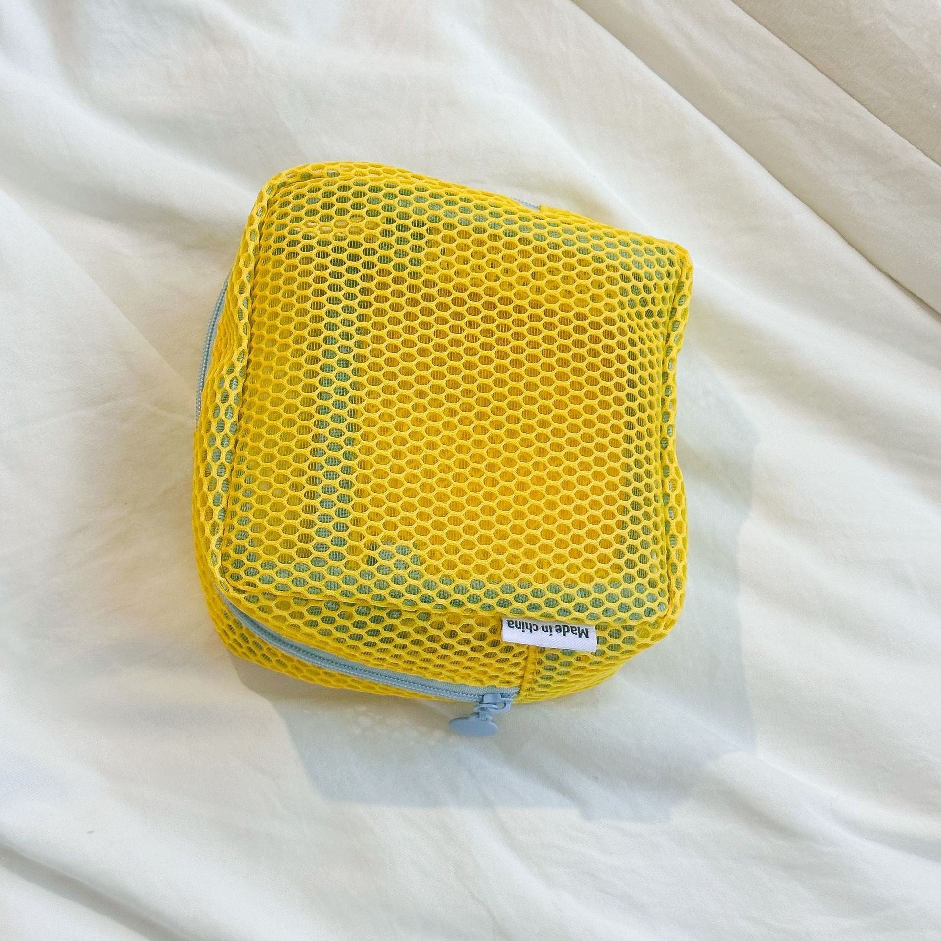 VCA06 Travel-Friendly Mini Mesh Bags for Toiletries & Personal Care Items