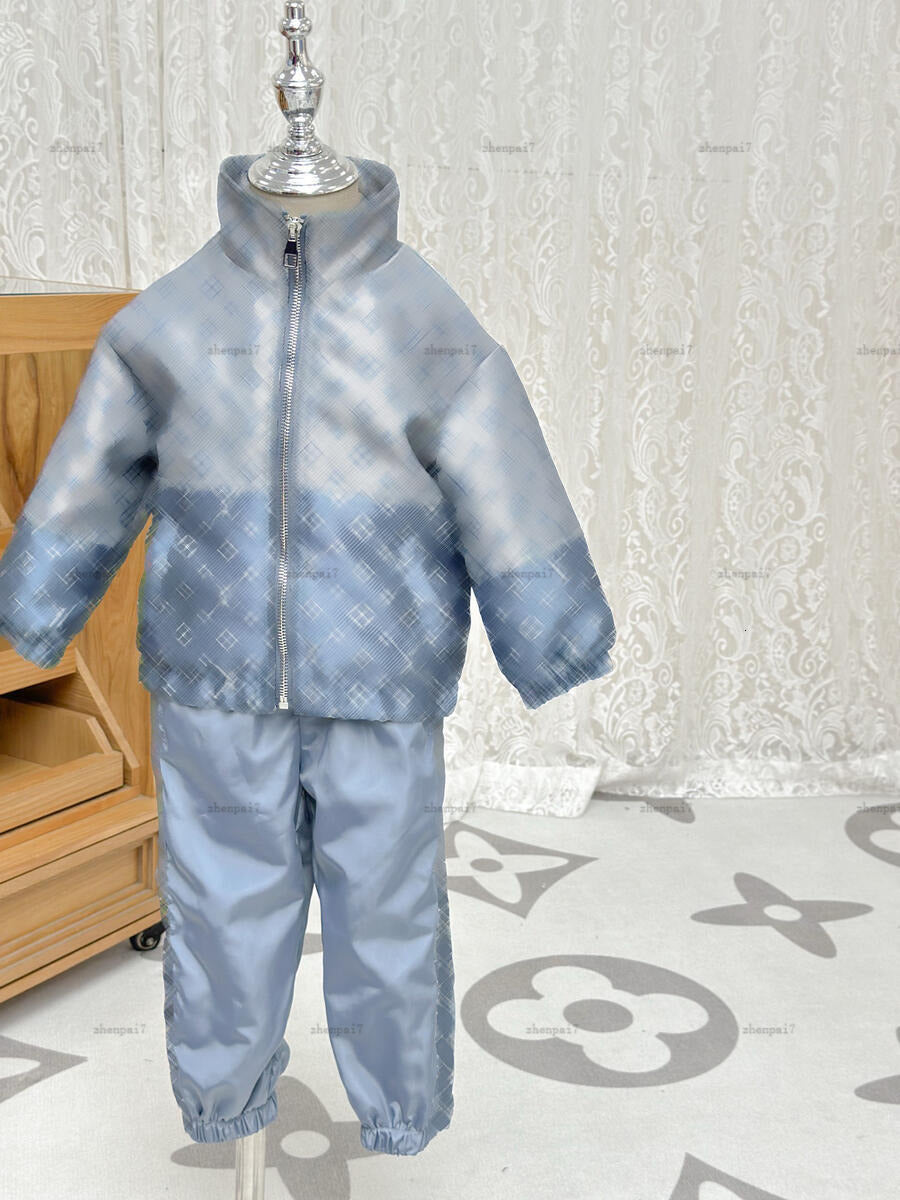 Top baby Coat set Dark patterned jacquard fabric Tracksuits Kids designer Clothes Hooded jackets and casual pants A958X26N211