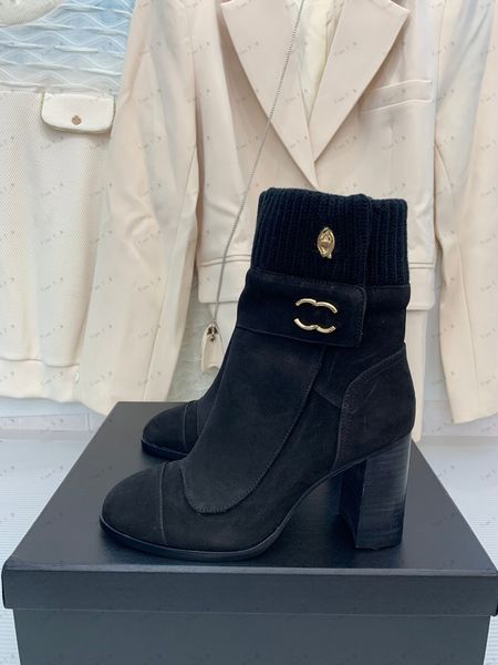 2024 Heels Ankle Boots Belt Buckle Autumn Designer suede Shoes Slip On boots