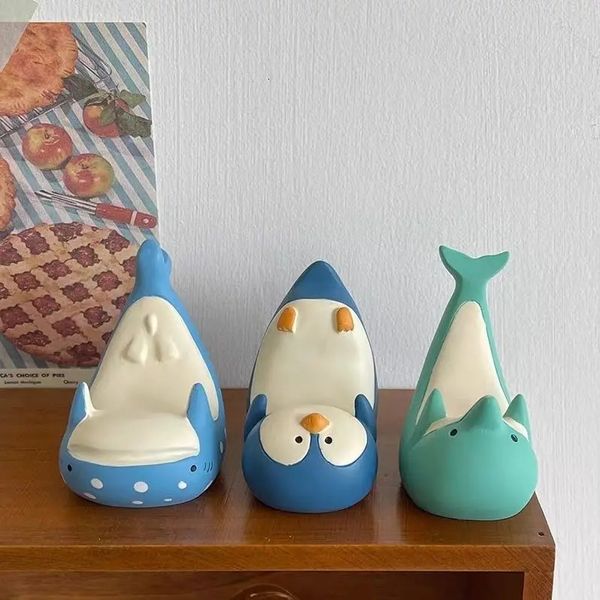 Cute and Creative Desktop Stand Marine Life Phone Stand Aquarium Resin Lazy Japanese Dolphin Ornament Home Decor 241212