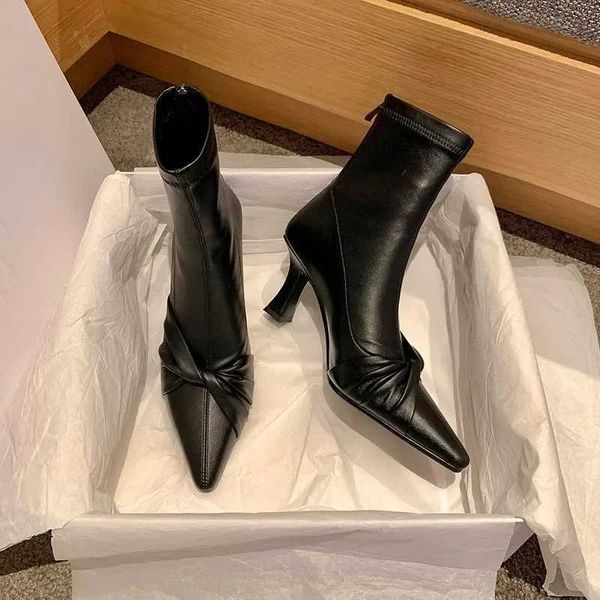Boots Modern Boots Patent Leather Designer Brand Luxury 2023 New Winter Ankel Boots Bow Wedding Party Dress Gladiator Women Shoes Q240702