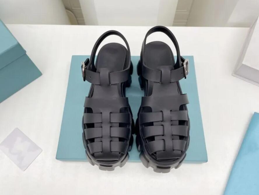 Designer Women Platform Sandals Foam Rubber Slides Fashion Triangle Metal Slippers