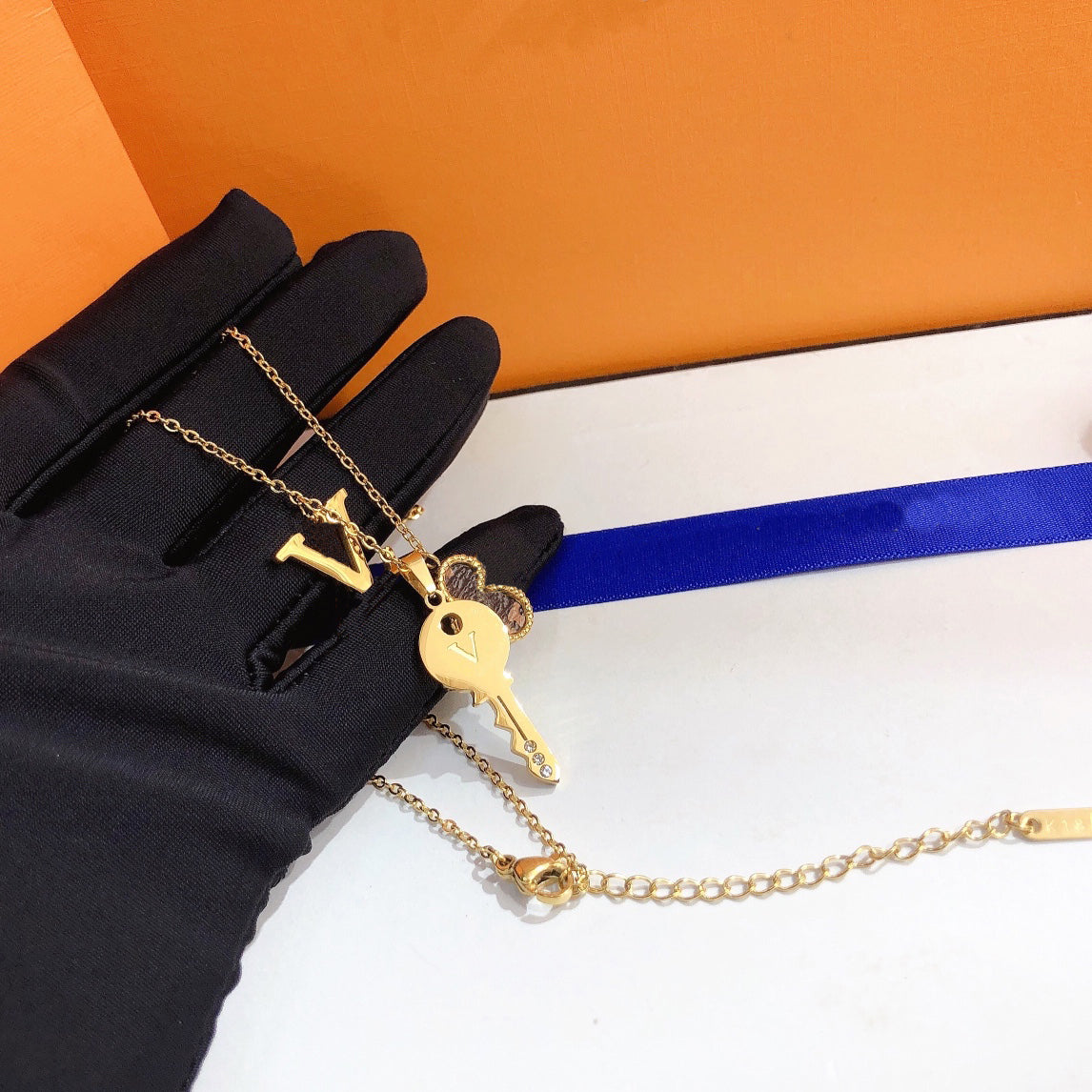 Gold Necklaces Luxury Designer Stainless Steel Necklace Pendant Choker Pendant Chains Women Plated Letter Statement Jewelry Accessories Adjustable R