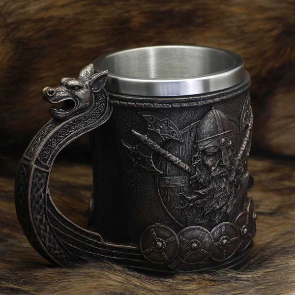 600ml Viking Wood Style Beer Mug Medieval Dragon Resin Stainless Steel Beer Mug Retro Tankard Skull Coffee Cup Tea Mug Beer CupM240803