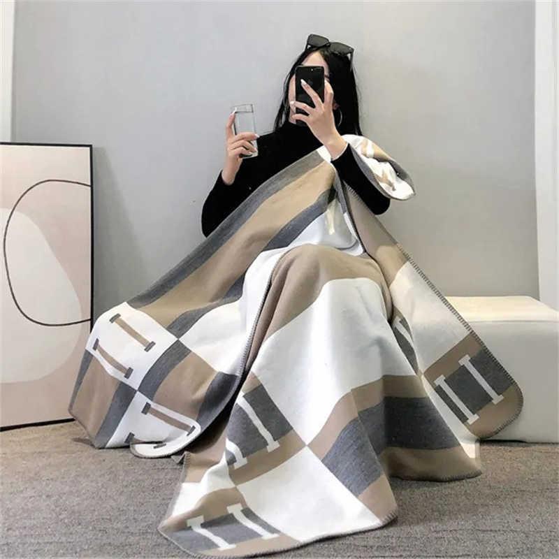 Textile Designer Cashmere Blankets Luxury Letter Home Travel Throw Summer Air Conditioner Blanket Beach Blanket Towel Womens Soft Shawl