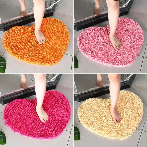 Chenille Heart Bathroom Floor Mat Family Bedroom Bathroom Entrance Non slip Absorbent Foot Mat Bathroom Set Free Delivery 250210