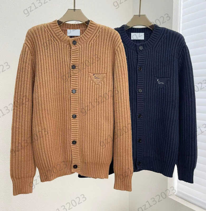 Womens Sweaters Luxury Brand Buttons Open Round Collar Hoodless Knit Sweater Chest Triangle Logo Stripe Decoration Knitwear Simple Joker Women Cloth