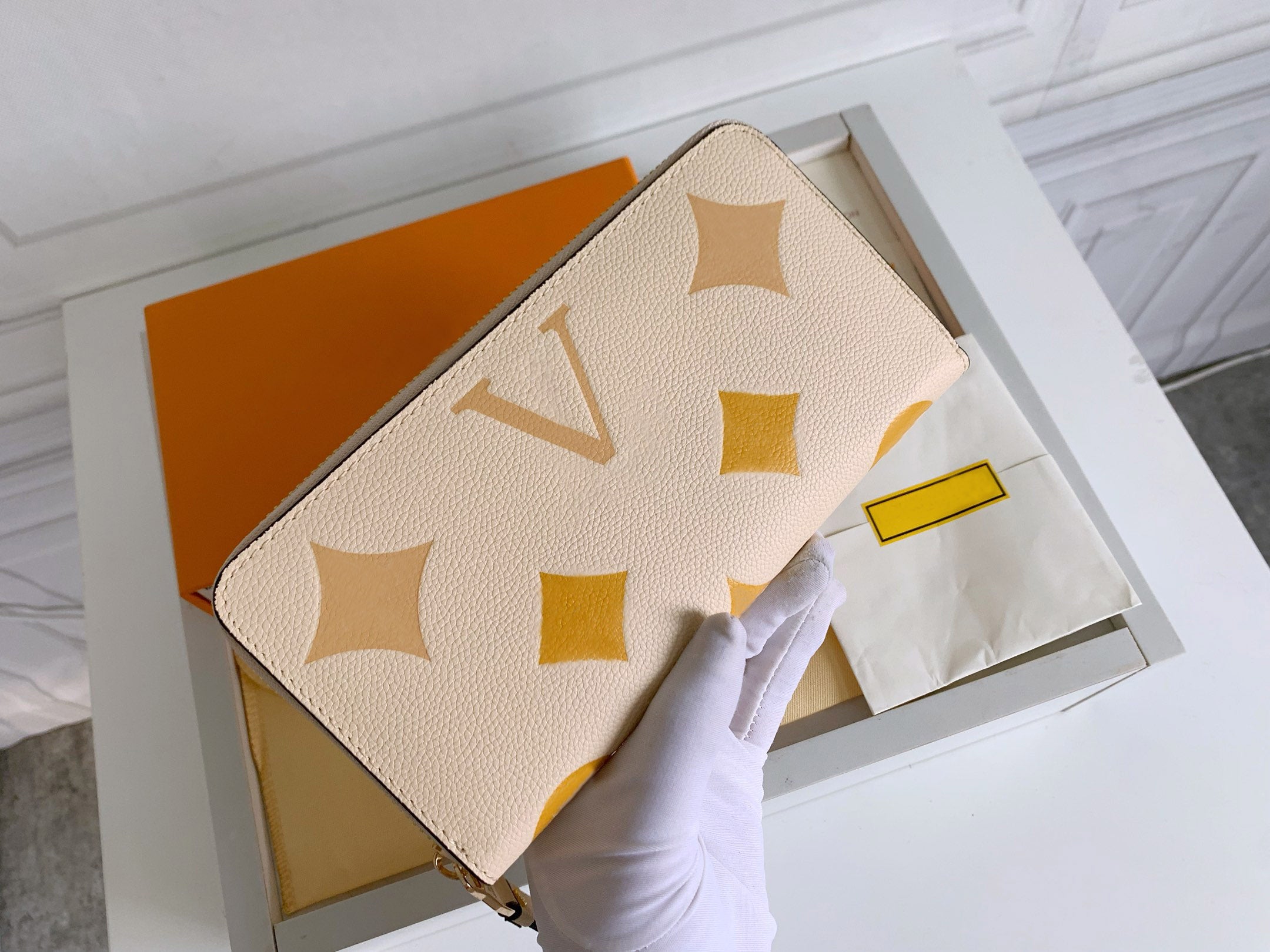 Fashion designer wallets luxury Empreinte purse By The Pool mens womens clutch Highs quality embossed flower letter coin purses card holders origina