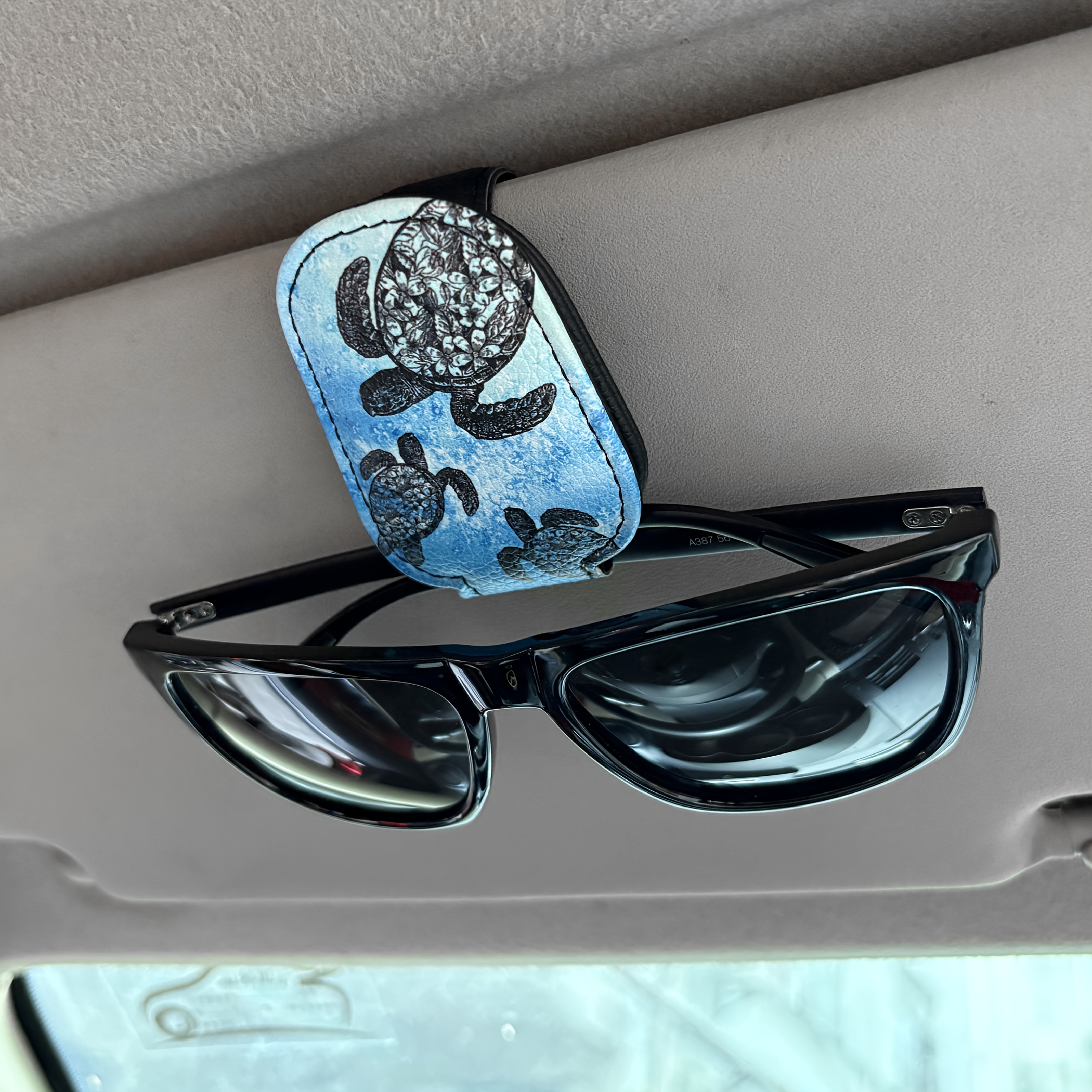 TEMU 1pc Turtle Pattern Glasses Holders For Car, Magnetic Pu Leather Glasses Clip For Car Visor, Car Interior Visor Accessories