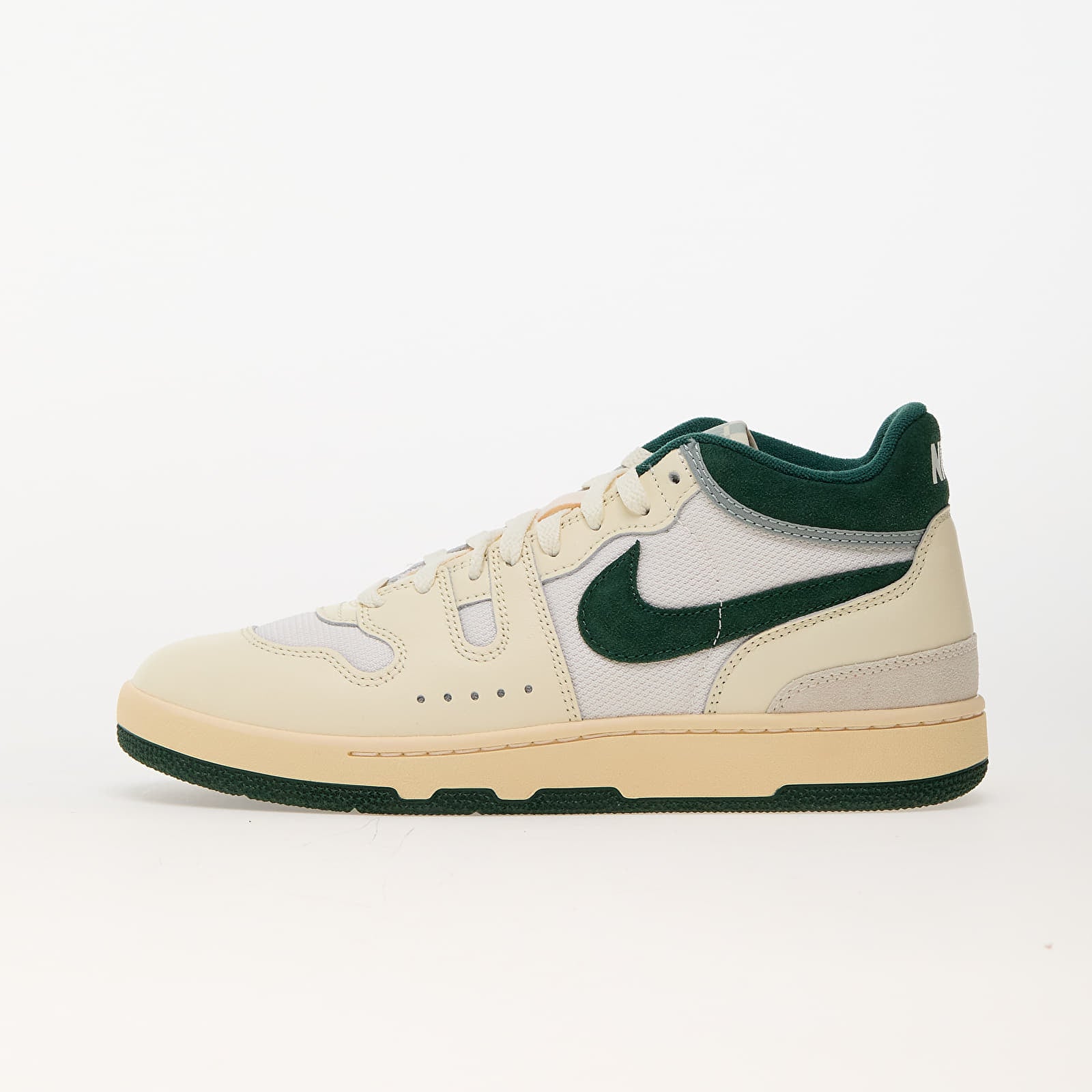 Trampki Nike Attack Sail- Fir-Coconut Milk-Pale Vanilla EUR 42.5