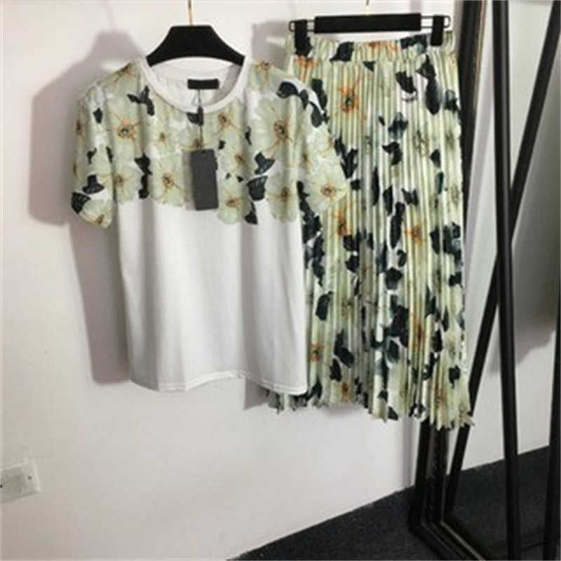 Women Dress T Shirt Sets Two Piece Dresses Fashion Brand Designer Skirts Set Letter Print Short Sleeve High Waist Pleated Skirt Two-Piece Suit Track