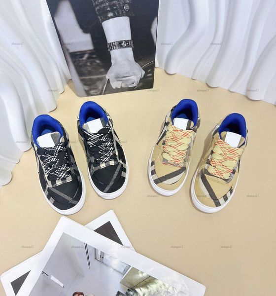 Top Sneakers Child Shoes de alta qualidade Sapatos de crianças Tamanho 26-35 Sapatos de grife Caixa Caixa Listrada Khaki Imprimir sapatos ca
