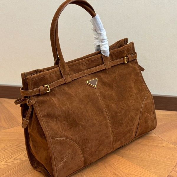 Designer bag fashionable luxury classic bag tote bag, high-quality autumn and winter texture handbag shopping bag handmade exquisite design