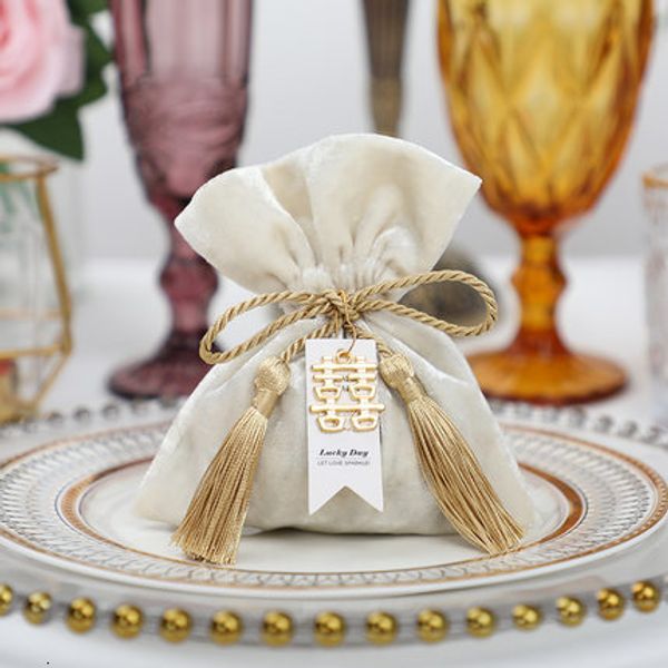 Other Event Party Supplies Beige Ivory Velvet Candy Boxes With Tags Package Bag for Jewelry 9.5x12cm Wedding Candy Christmas Gift Pouch Pack
