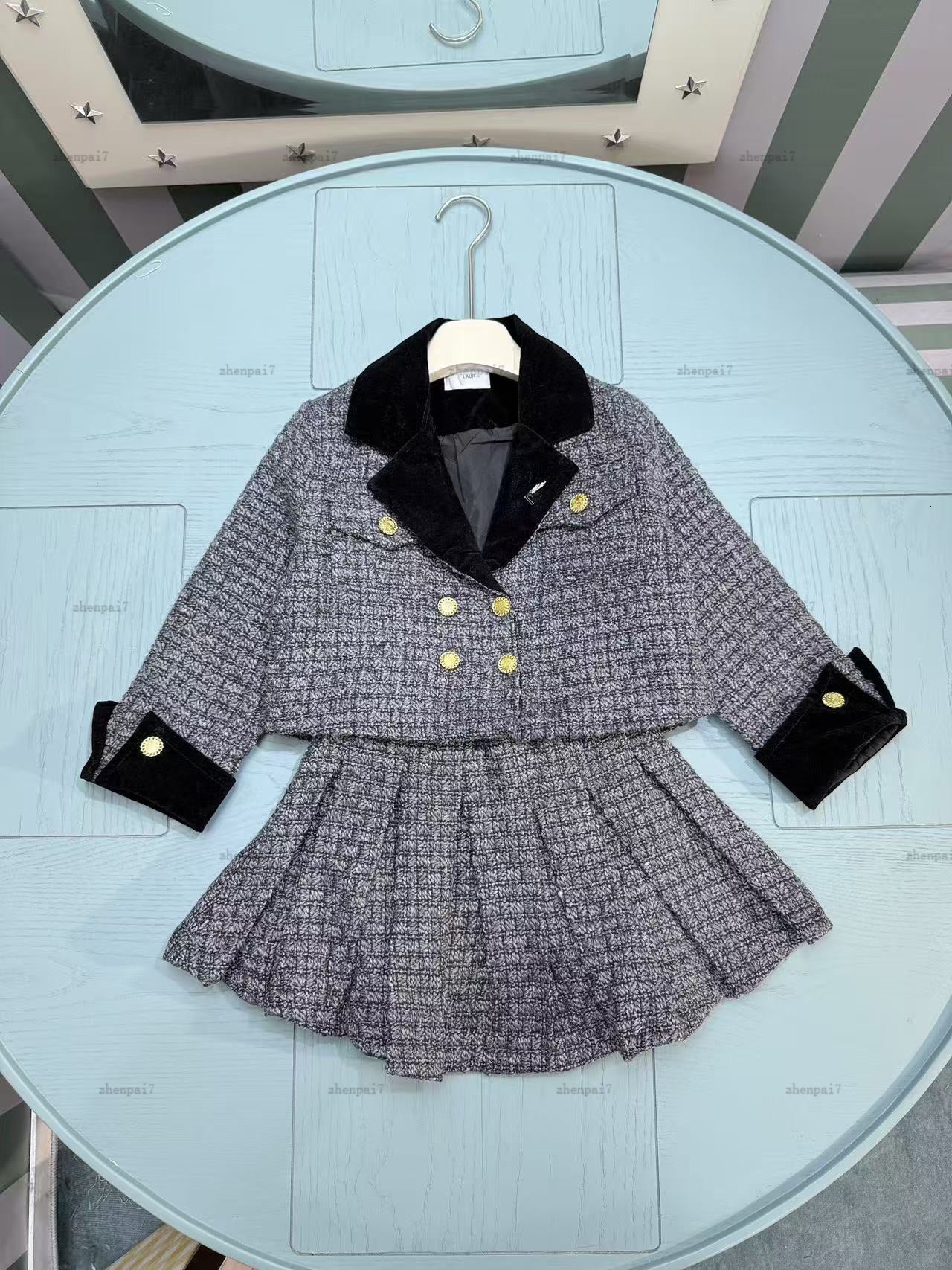 Top girls dress Brooch decoration Princess dress kids designer clothes High quality autumn baby jacket and skirt A101X03N033