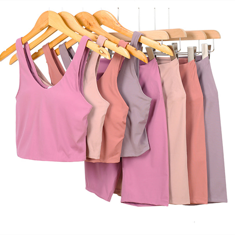 Women Yoga Two Piece Set Sports Bra with Suspender Straps and Matching Shorts Slim Fit Activewear Outfit Designer Fitness Jacket Set for Yoga Pilate