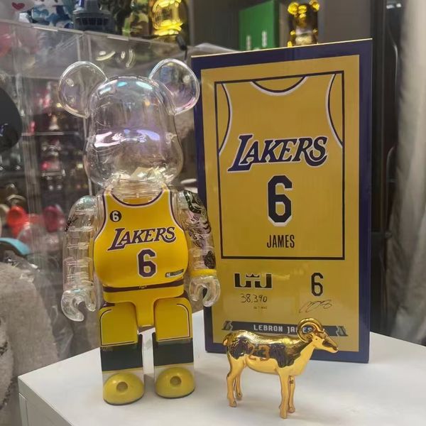 Wholesale office table decoration sculpture designer games movie animation toys Birthday festival party party gifts dolls selling good goods