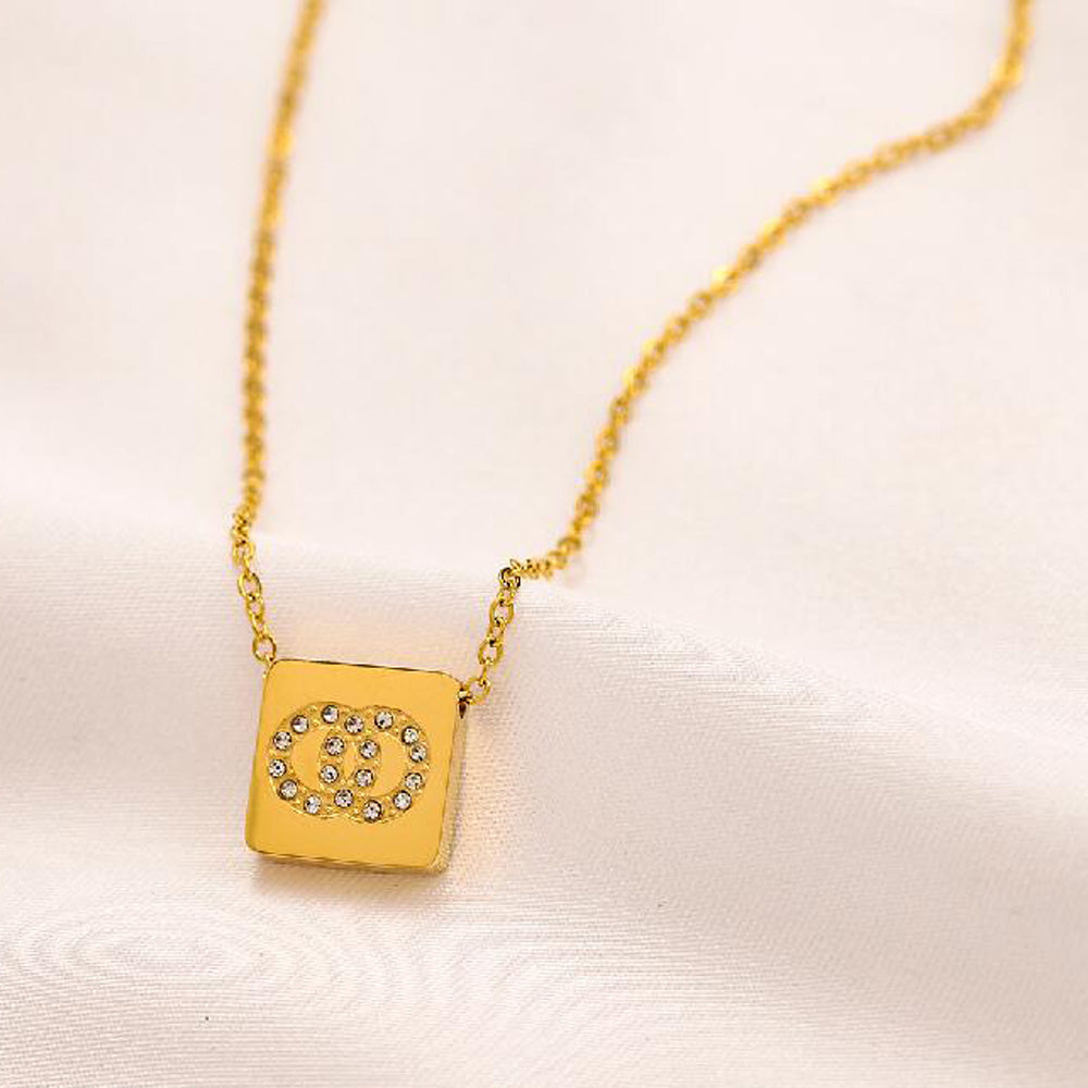 Never Fading 18K Gold Plated Luxury Designer Pendants Necklaces Stainless Steel Double Letter Choker Pendant Necklace Chain Jewelry Accessories Love