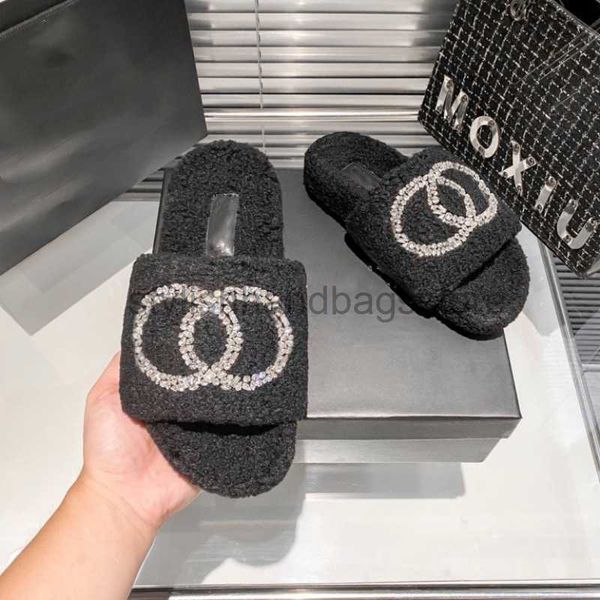 Slippers 2025 Autumn-Winter New Shui Diamond Letter One Word Hairy Large Size Outerwear Casual Warm Couple Drag H241219