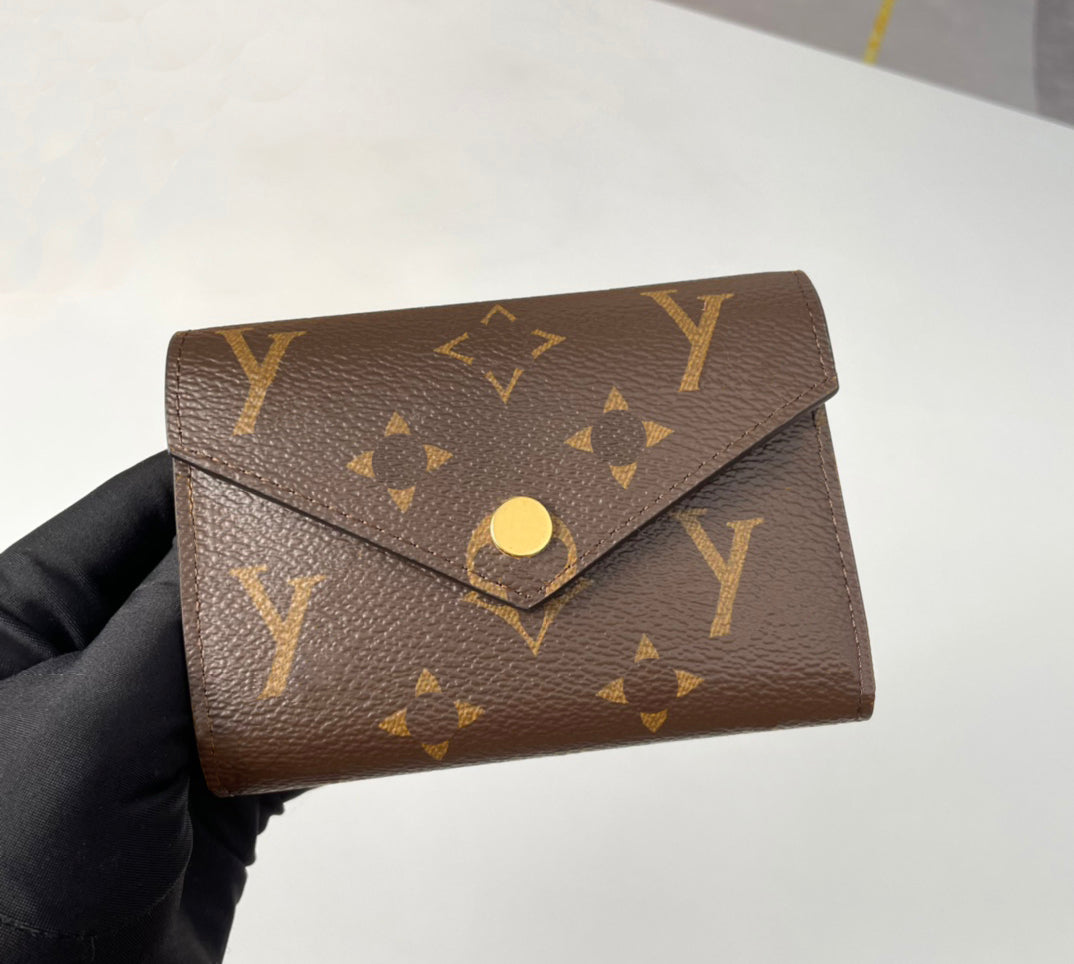 10A Mirror Quality Designer Victorine Wallets Women&#039;s Cowhide Leather Short Purse with Flower & Letter Card Holder Small Pocket Organizer inclu