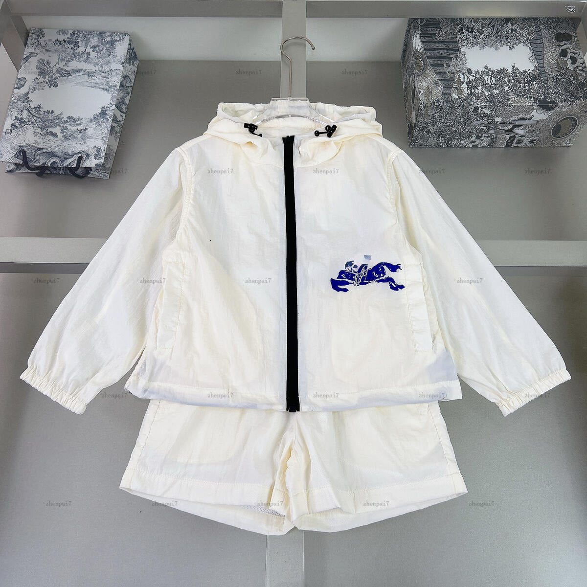 Top Summer baby coat suit Embroidery design Sunscreen Set Tracksuits kids designer clothes hooded jacket and shorts A000X05N160