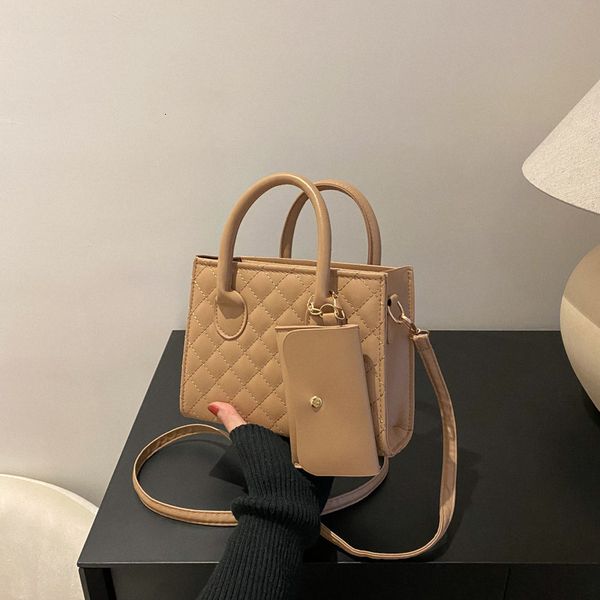 Handbag for women, new style, simple and niche design, small square casual shoulder bag, crossbody bag