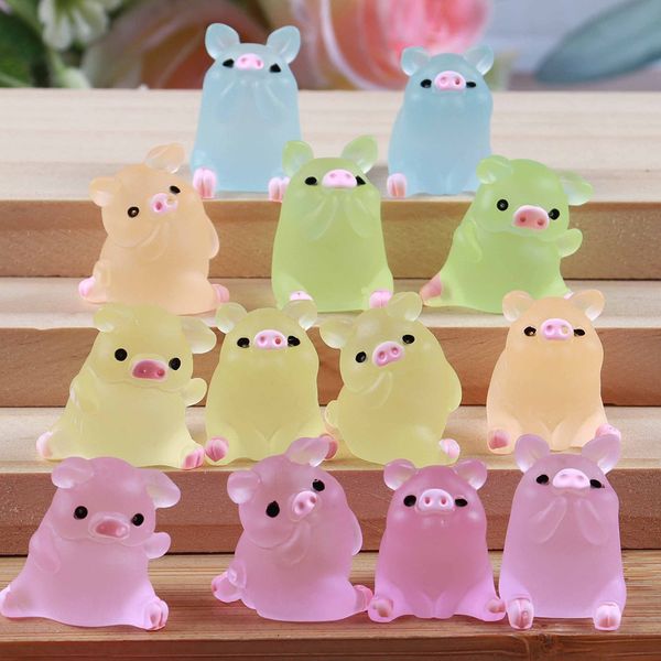 Garden Decorations 1PC Luminous Mini Resin Pig Car Dashboard Toys Dolls Figures Home Decoration Cartoon Color Chick Cute Ornaments Gifts 230