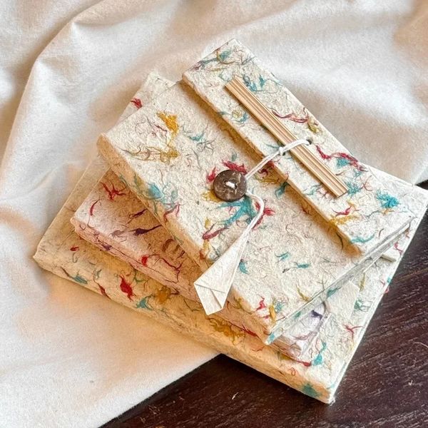 Nepal Time Plant Handbook High Beauty Notebook Suitable for DIY Sketching Specimen Commemorative Agenda Portable Edition 250116