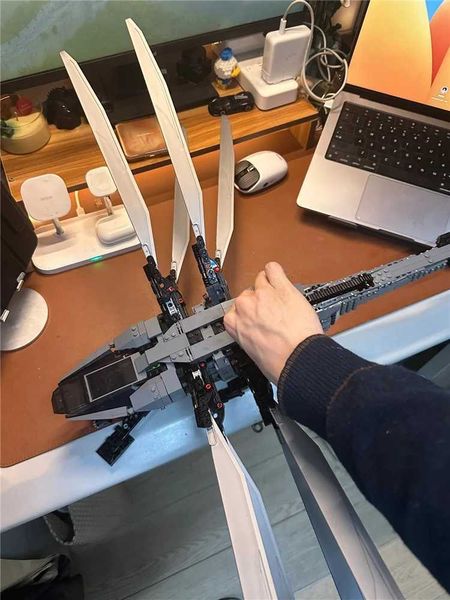 Blocks 1369PCS Technical Dune Atreides Royal Ornithopter Model Building Blocks Fit Icons Planet Aircraft Creative Bricks Toys Kids GiftY2411