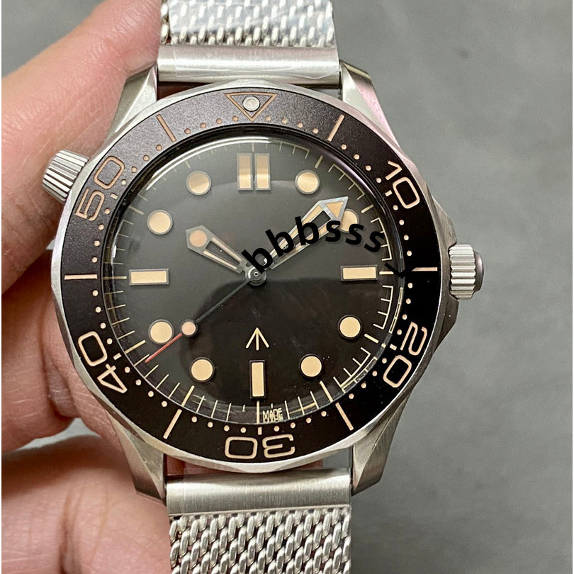 300m Diving Mechanical Watch Titanium Mens Luxury Designer 5A Top Quality Automatic Mechanical Wrist Watch